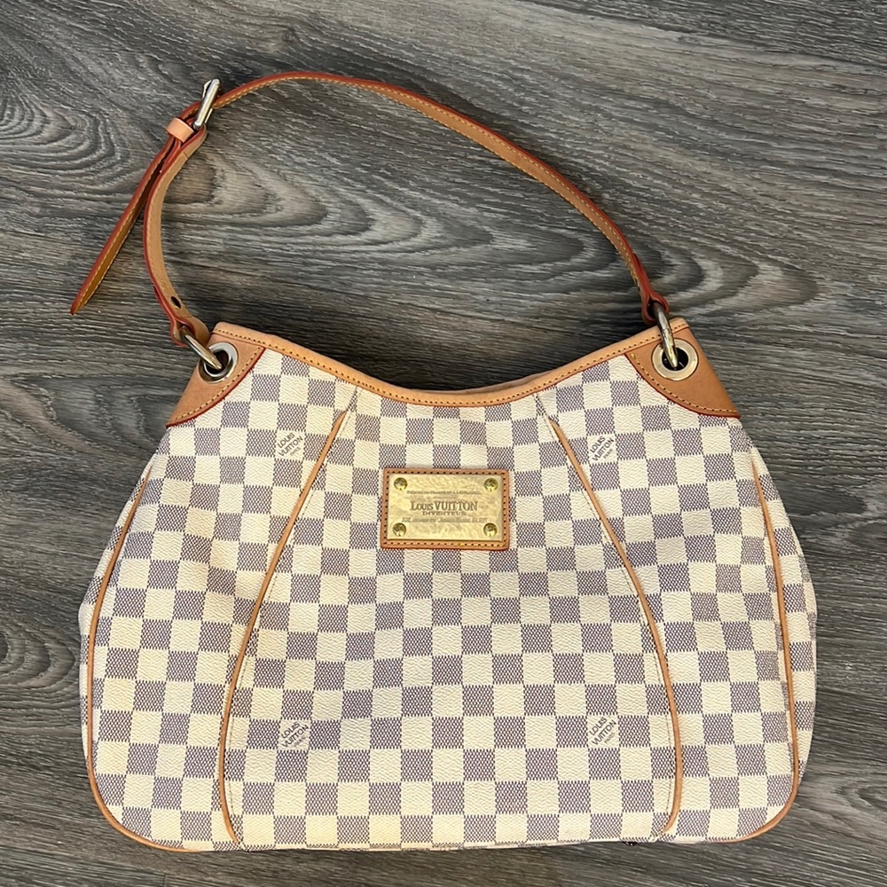 Leather bag